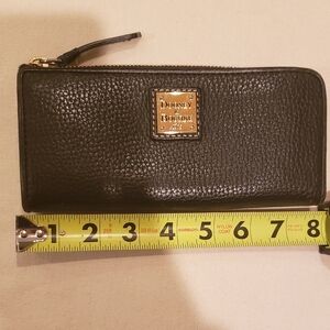 Dooney & Bourke wallet